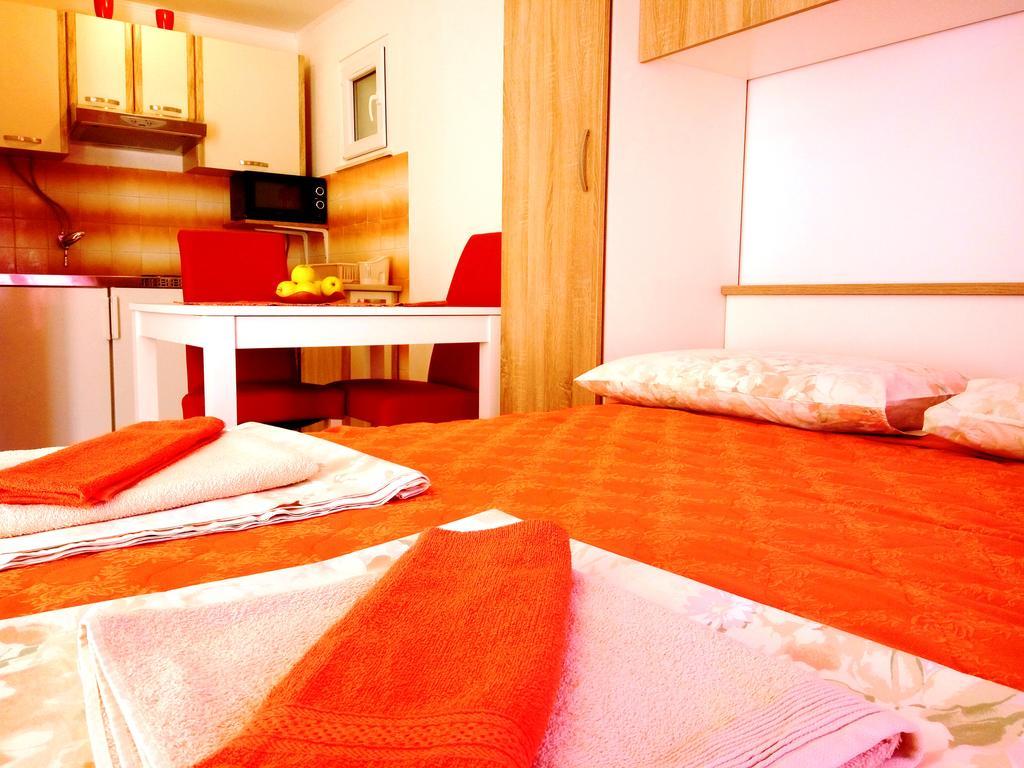 Guest House Kate Млини Экстерьер фото