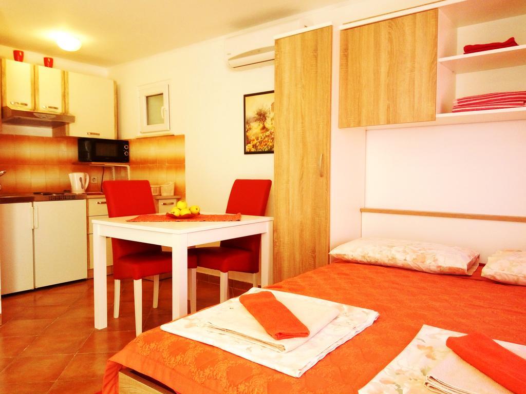 Guest House Kate Млини Экстерьер фото