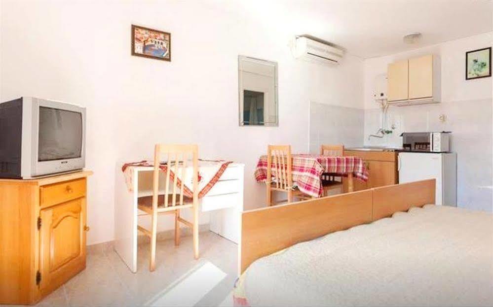 Guest House Kate Млини Экстерьер фото